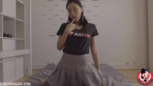 SpicyGum - Backstage BlowJob Footjob